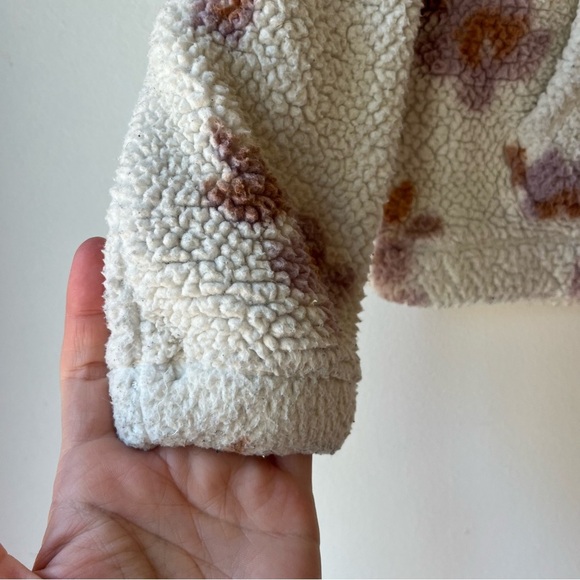 OshKosh B’gosh Girls Cream Floral Sherpa Fleece Pullover Sweater 4T Fall Winter - Picture 4 of 11